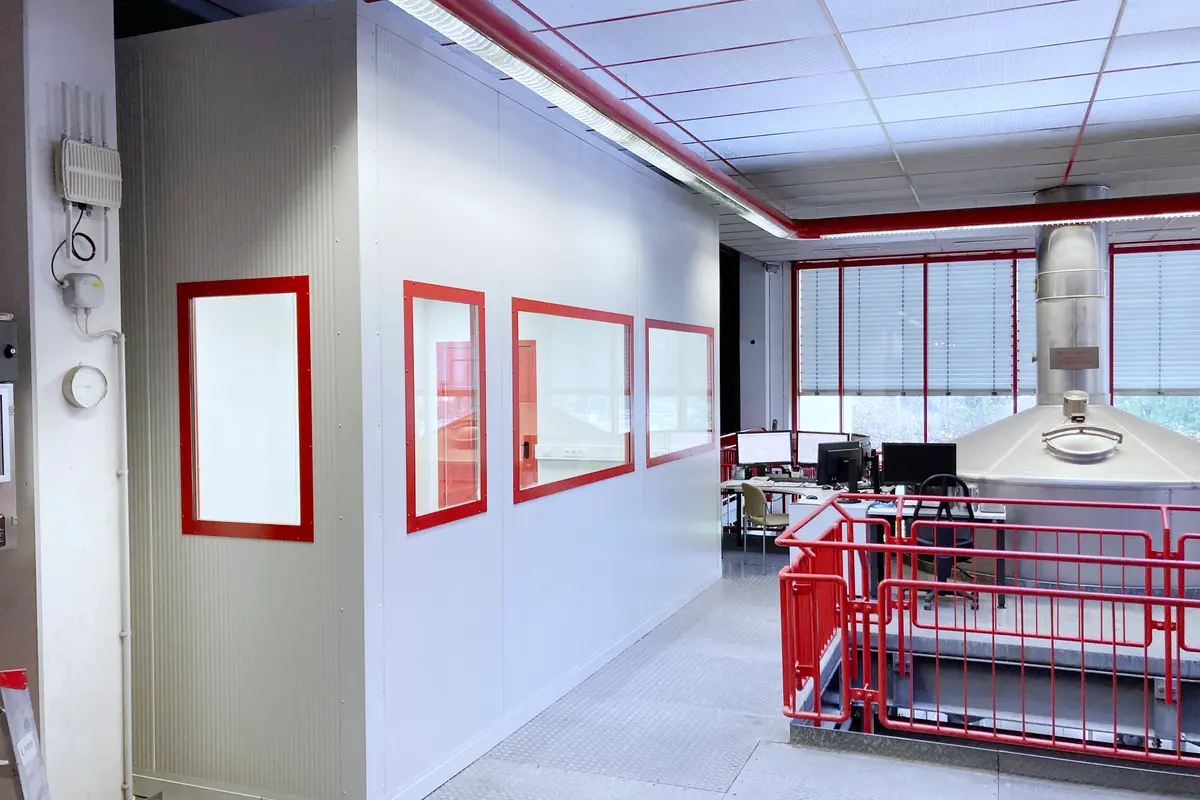 INDIVIDUELLES HALLENBÜRO